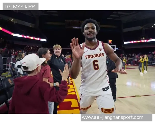 夸梅表示布朗尼若能掌握我的技巧将有机会上ESPN集锦否则应接受批评